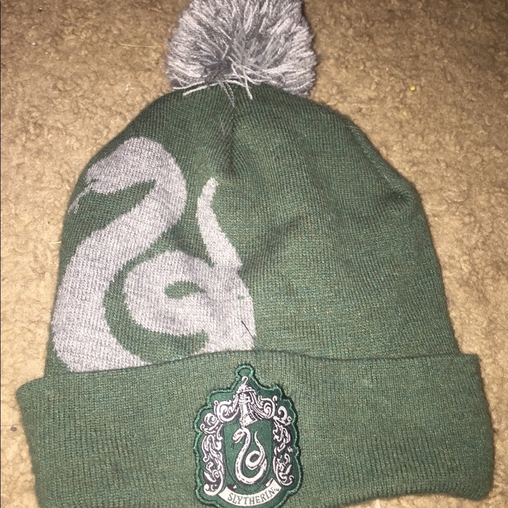 Slytherin Hogwarts Pompom Beanie